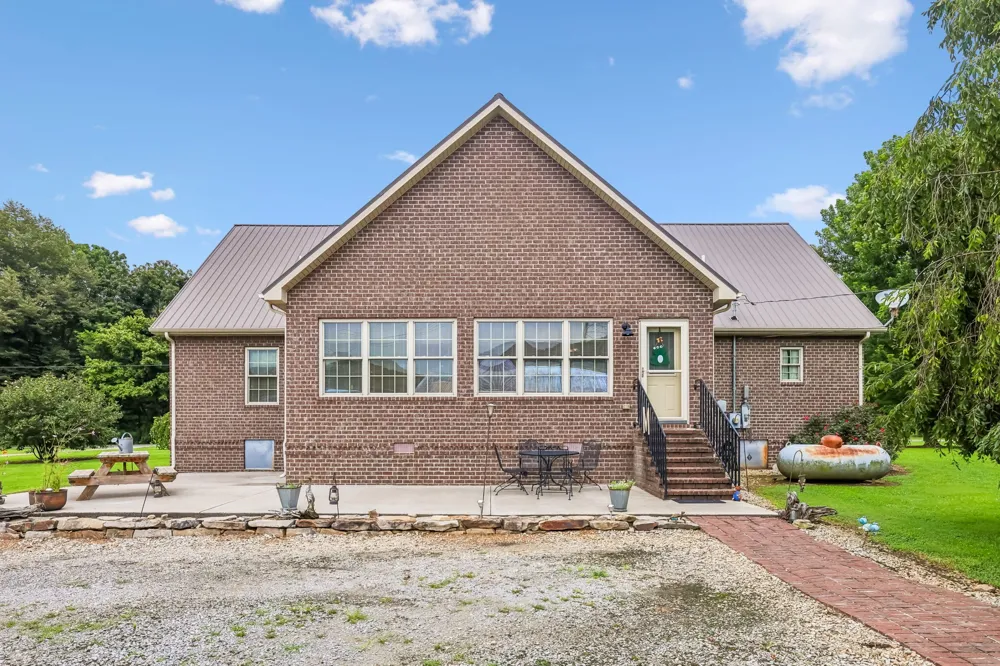 4012 Payne Cove Rd Pelham, TN 37366