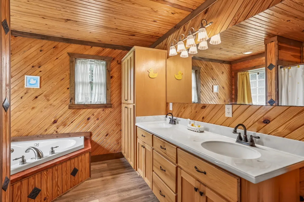 4012 Payne Cove Rd Pelham, TN 37366