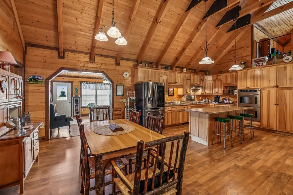 4012 Payne Cove Rd Pelham, TN 37366
