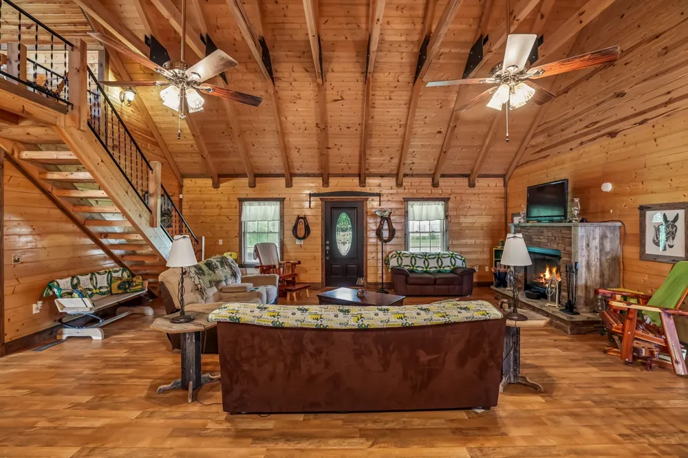 4012 Payne Cove Rd Pelham, TN 37366