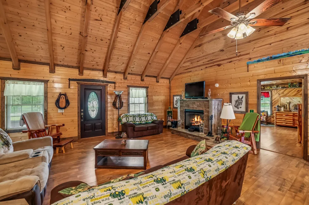 4012 Payne Cove Rd Pelham, TN 37366