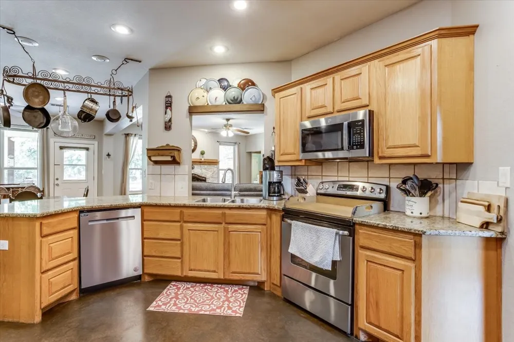 4012 Chelsea Way Caddo Mills, TX 75135