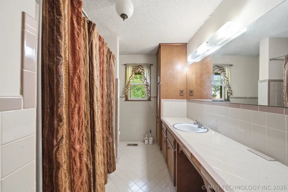 3620 Lakeside Drive Sapulpa, OK 74066
