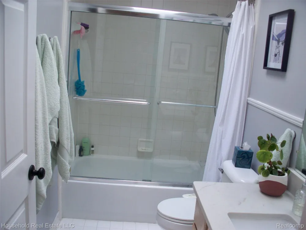 2933 Augusta Drive Commerce Charter Township, MI 48382