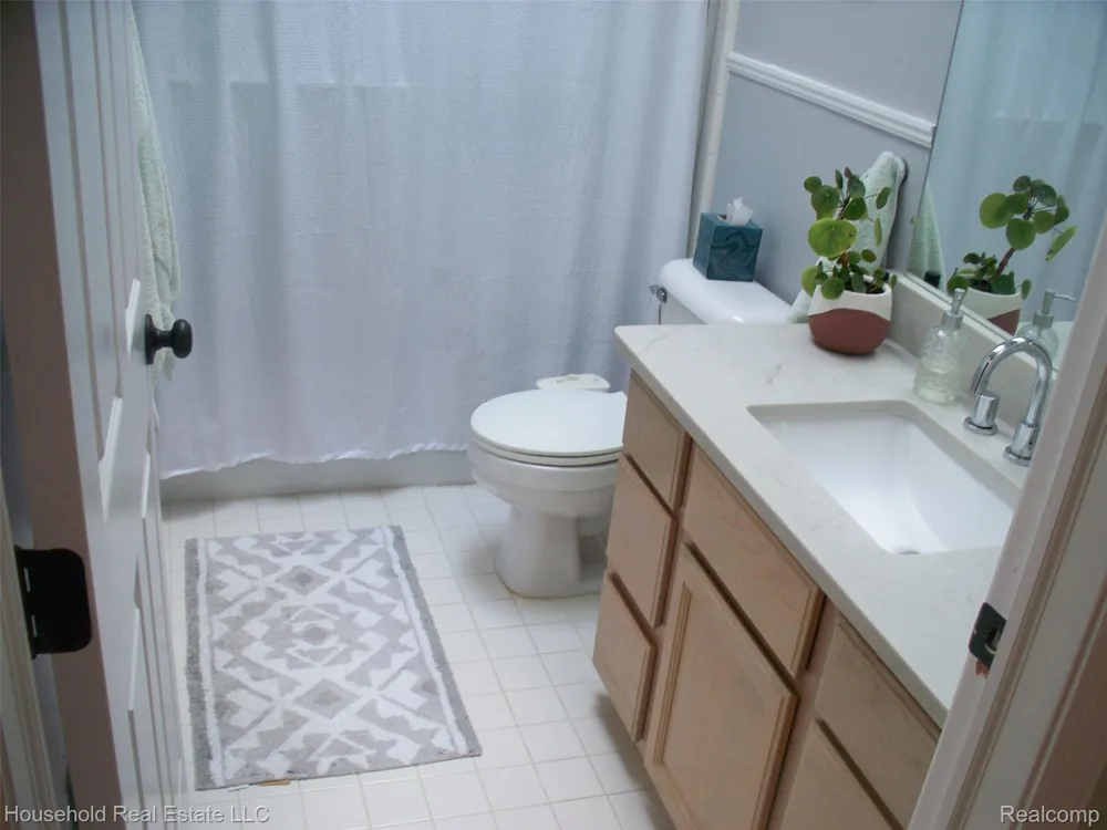 2933 Augusta Drive Commerce Charter Township, MI 48382