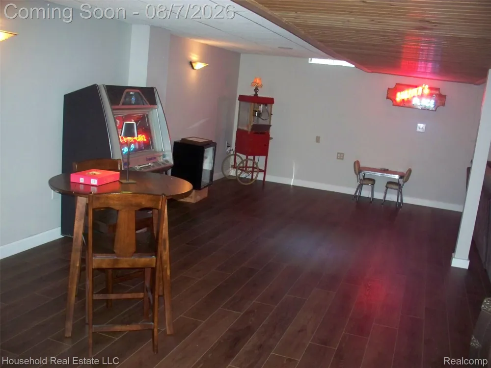 2933 Augusta Drive Commerce Charter Township, MI 48382