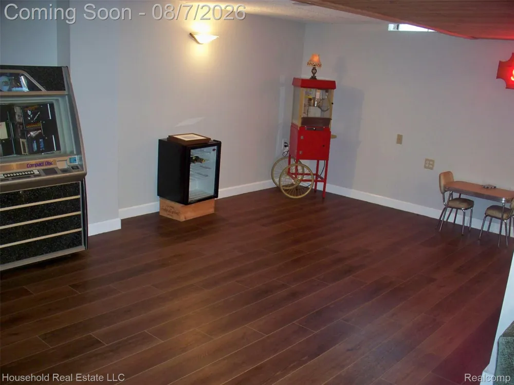 2933 Augusta Drive Commerce Charter Township, MI 48382
