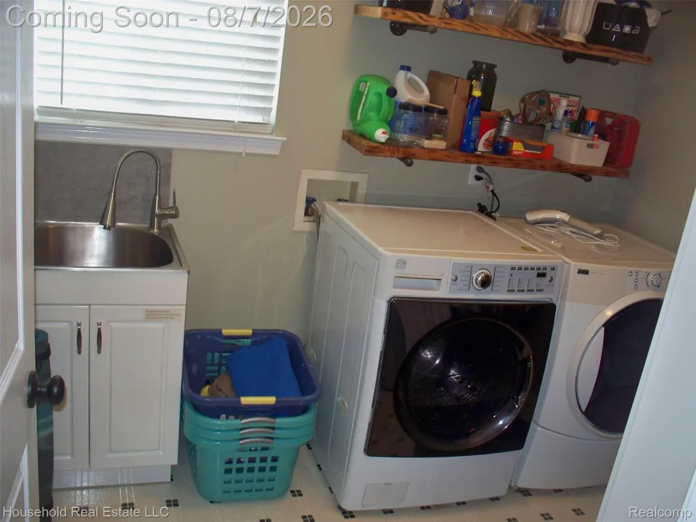 2933 Augusta Drive Commerce Charter Township, MI 48382