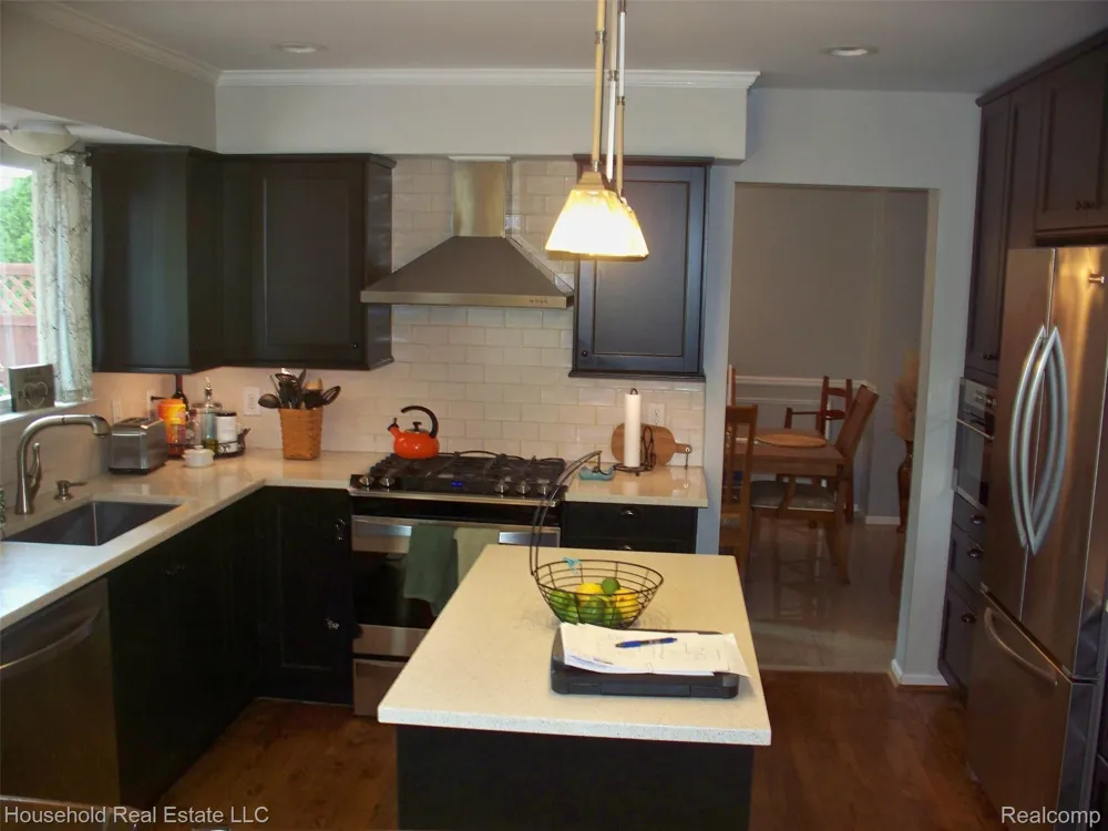 2933 Augusta Drive Commerce Charter Township, MI 48382
