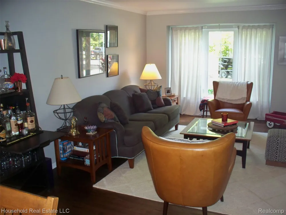 2933 Augusta Drive Commerce Charter Township, MI 48382