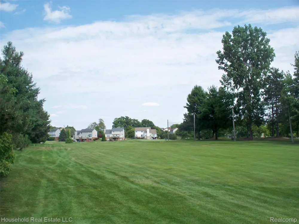 2933 Augusta Drive Commerce Charter Township, MI 48382