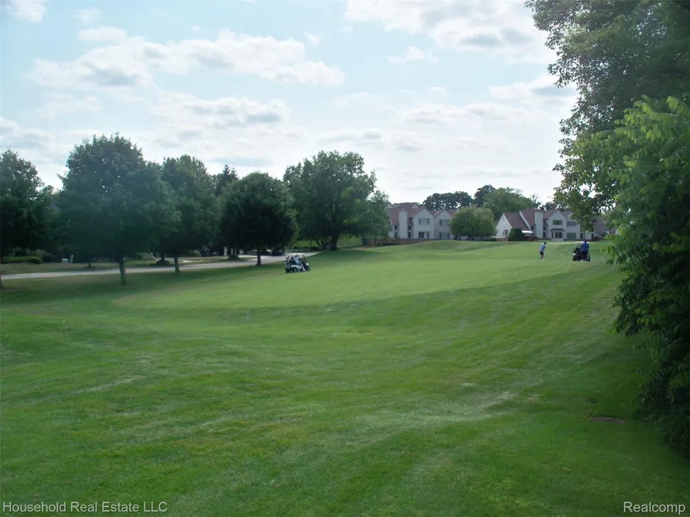 2933 Augusta Drive Commerce Charter Township, MI 48382