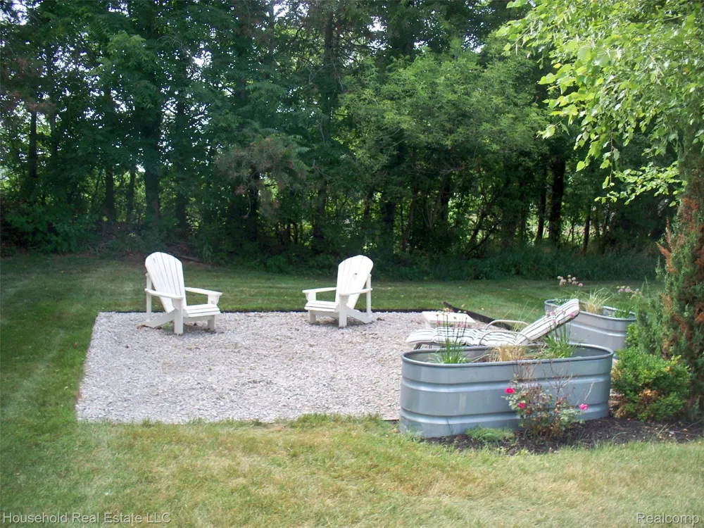 2933 Augusta Drive Commerce Charter Township, MI 48382