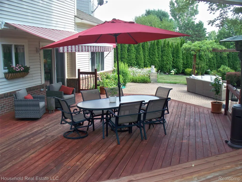 2933 Augusta Drive Commerce Charter Township, MI 48382