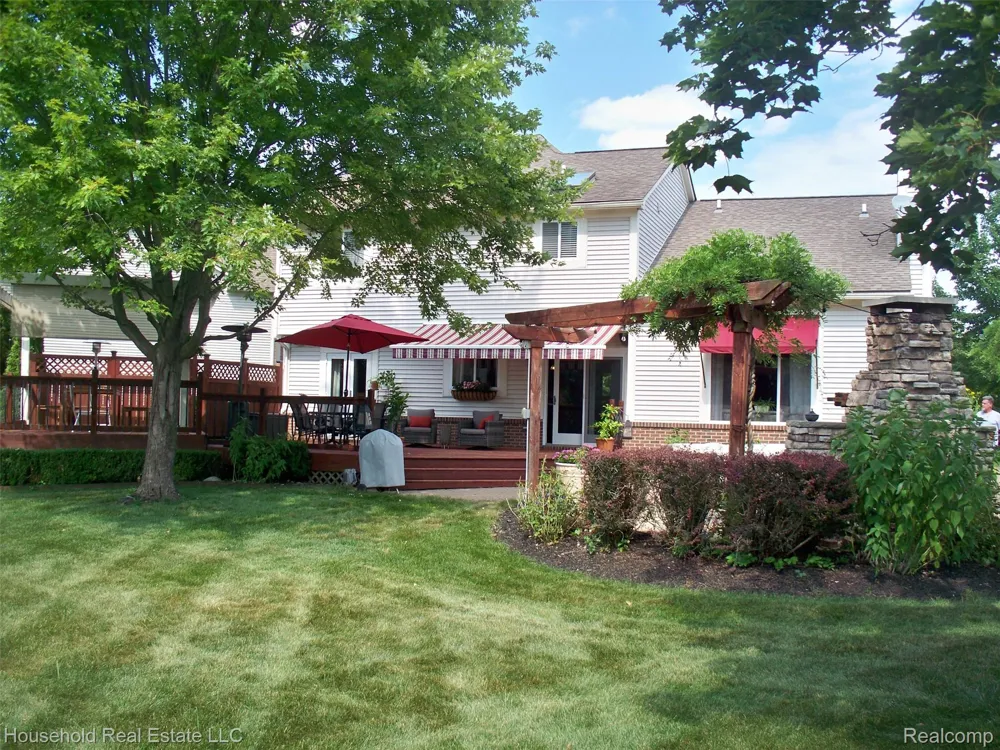 2933 Augusta Drive Commerce Charter Township, MI 48382