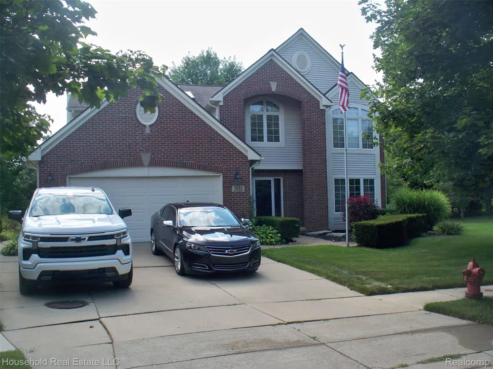 2933 Augusta Drive Commerce Charter Township, MI 48382