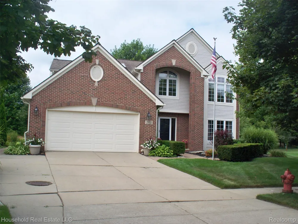 2933 Augusta Drive Commerce Charter Township, MI 48382
