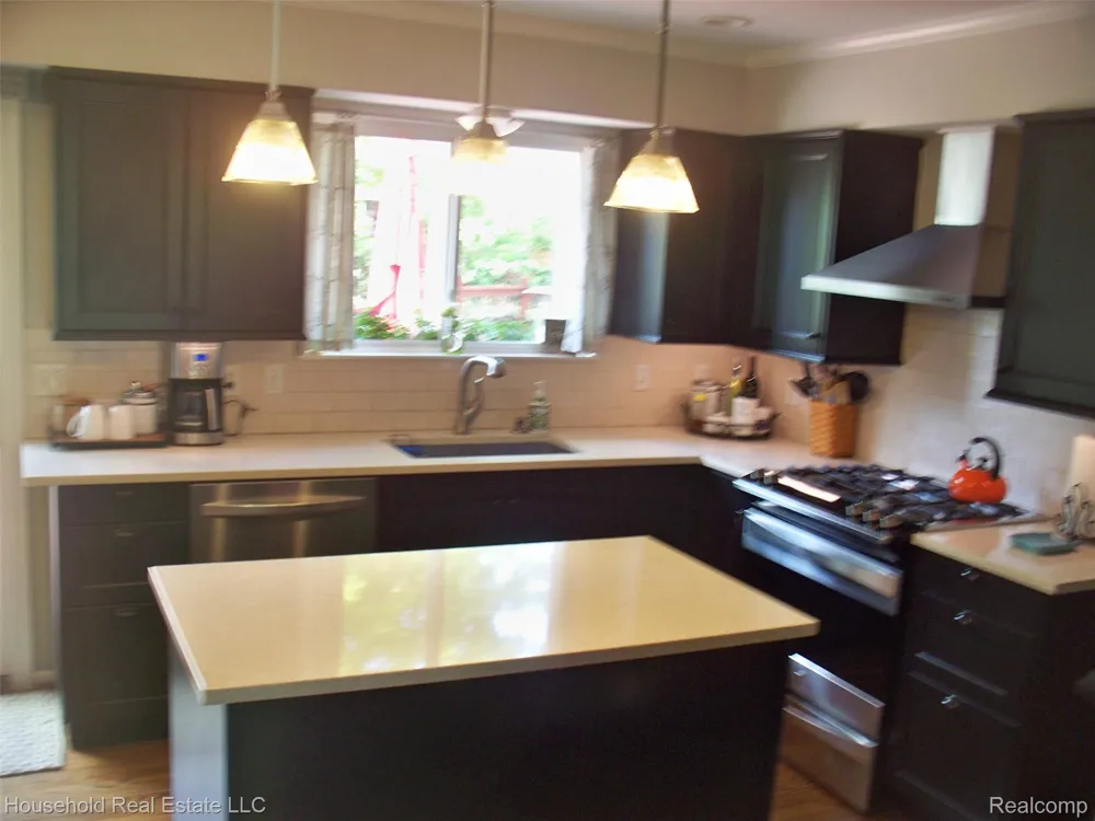2933 Augusta Drive Commerce Charter Township, MI 48382