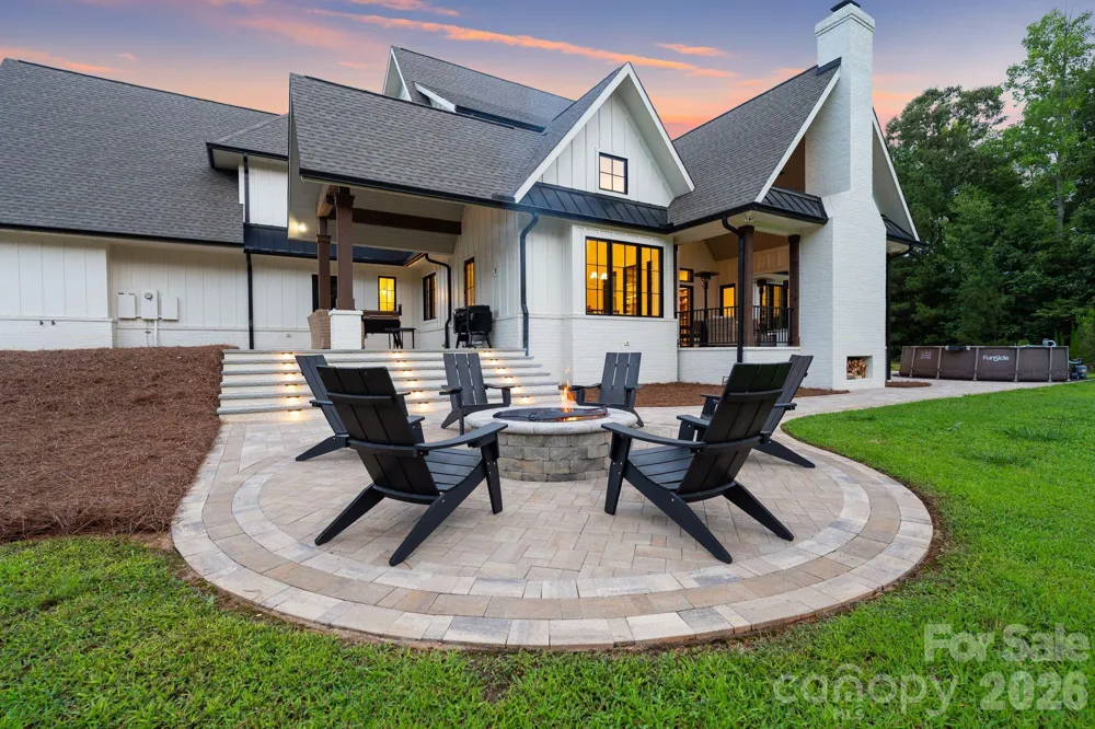2905 McNeely Farms Drive Waxhaw, NC 28173