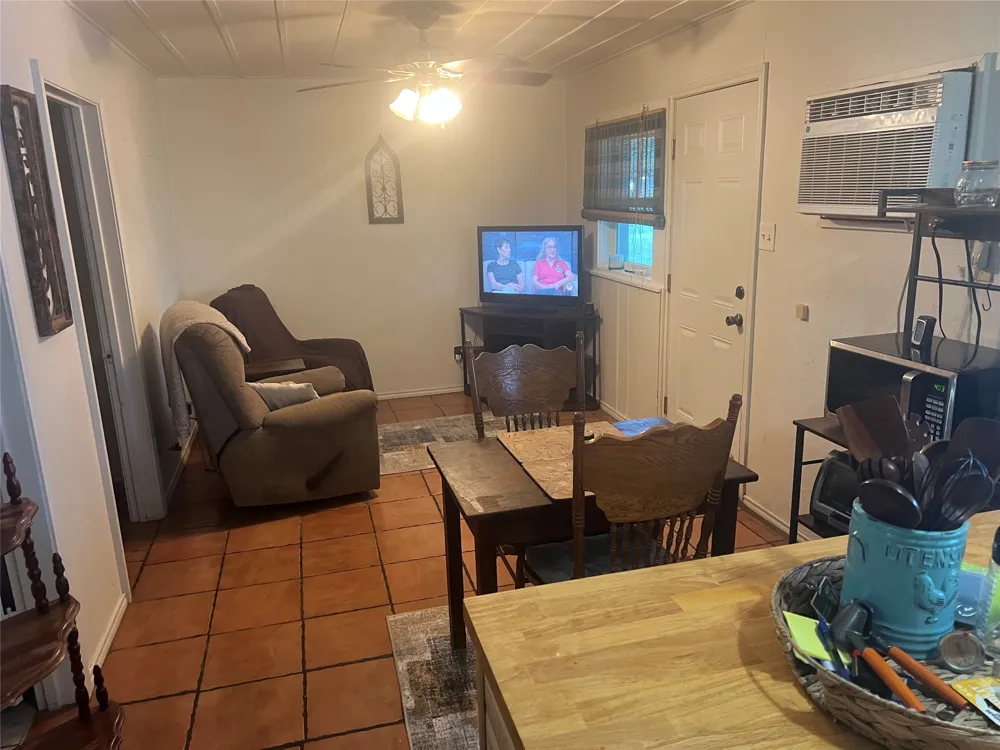 213 drinkard Eden, TX 76837