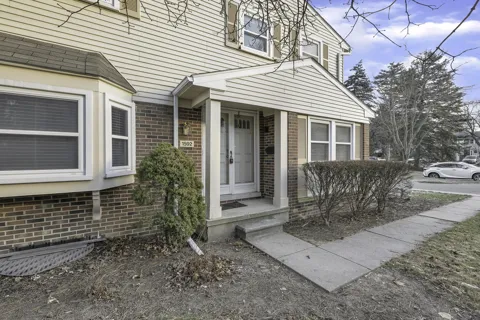 1592 Brentwood Drive