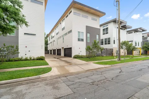 5802 Lindell Avenue #102