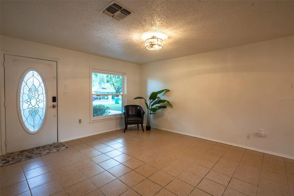 1049 BIRCH BOULEVARD Tavares, FL 32778