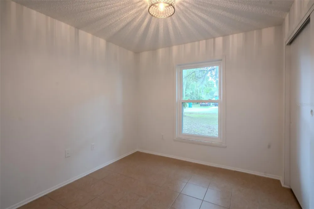 1049 BIRCH BOULEVARD Tavares, FL 32778