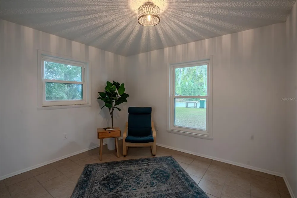 1049 BIRCH BOULEVARD Tavares, FL 32778