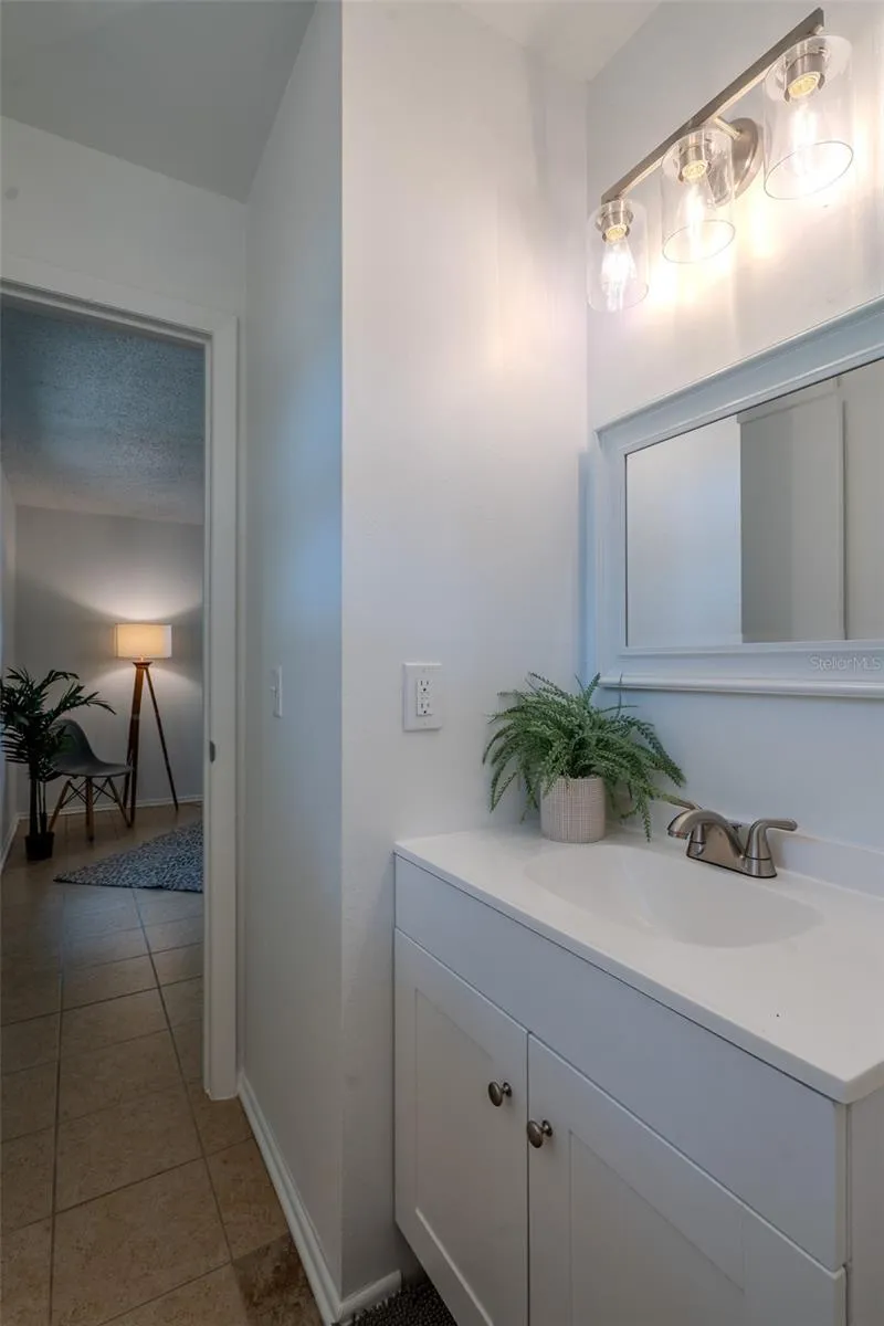 1049 BIRCH BOULEVARD Tavares, FL 32778
