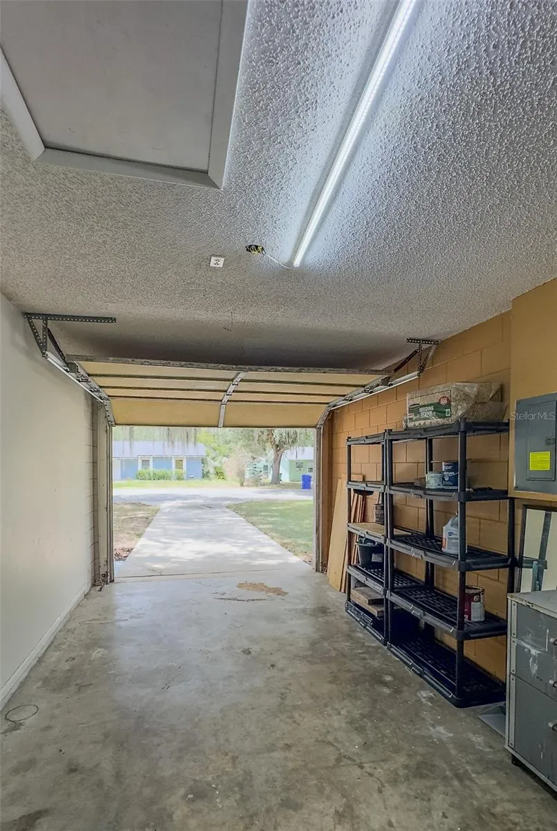 1049 BIRCH BOULEVARD Tavares, FL 32778