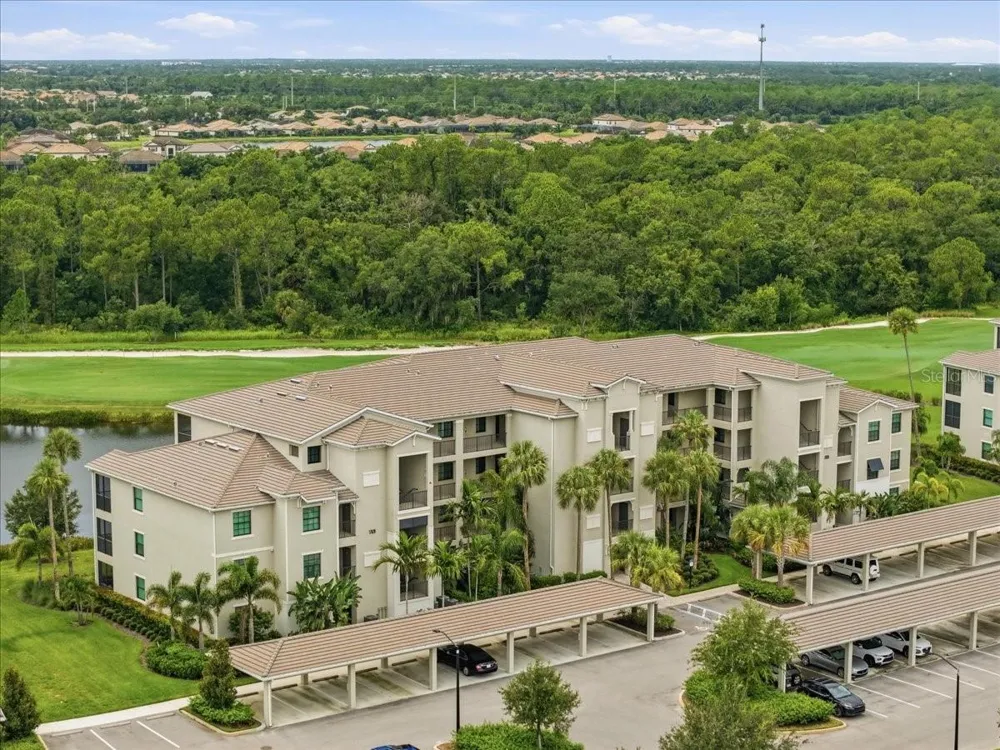 17520 GAWTHROP DRIVE #305 Lakewood Ranch, FL 34211