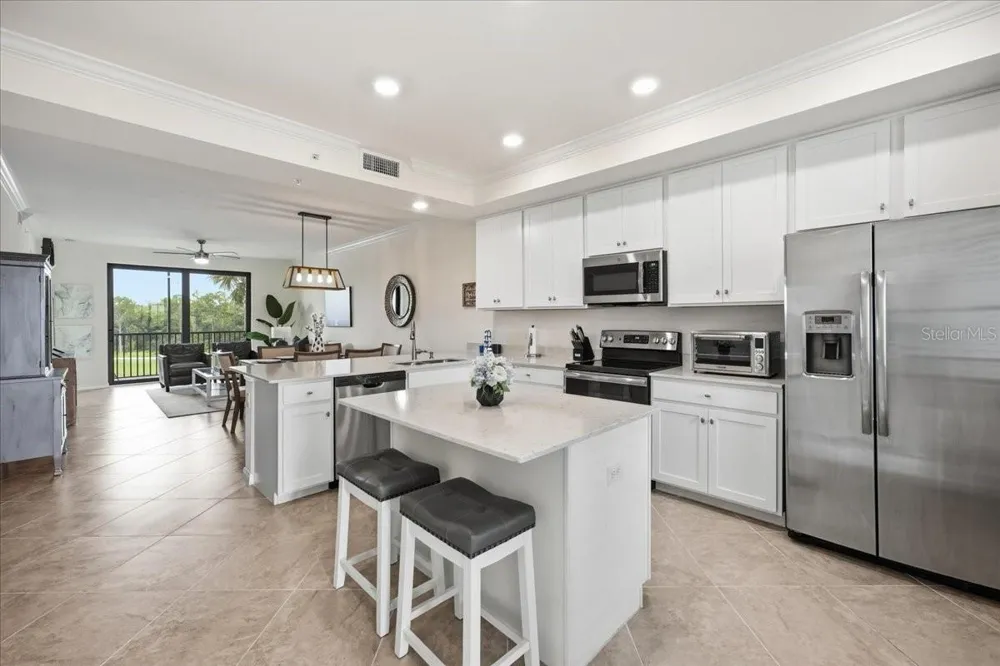 17520 GAWTHROP DRIVE #305 Lakewood Ranch, FL 34211