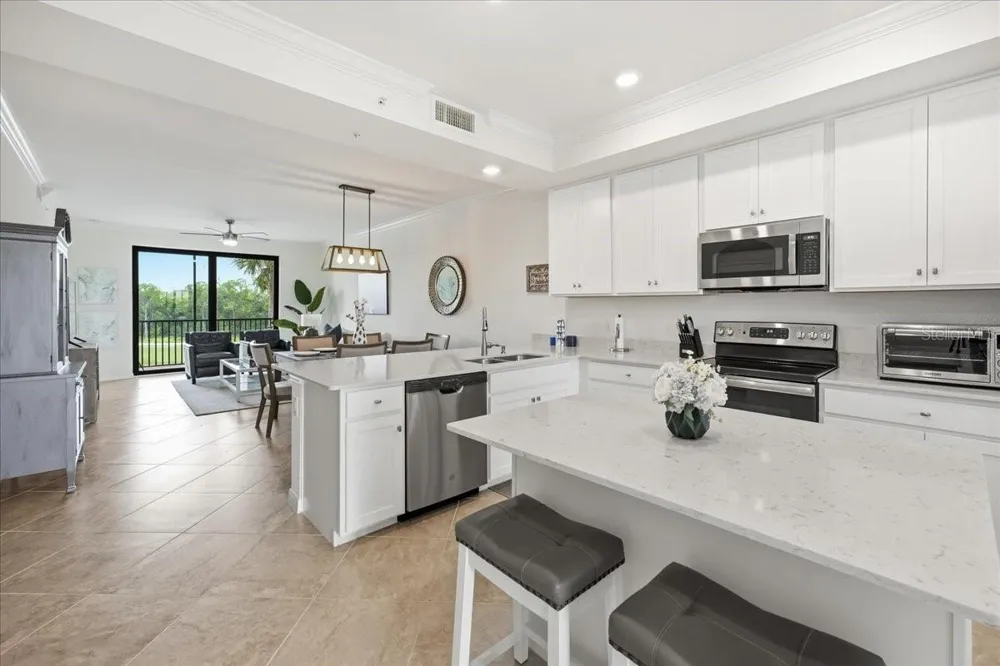 17520 GAWTHROP DRIVE #305 Lakewood Ranch, FL 34211