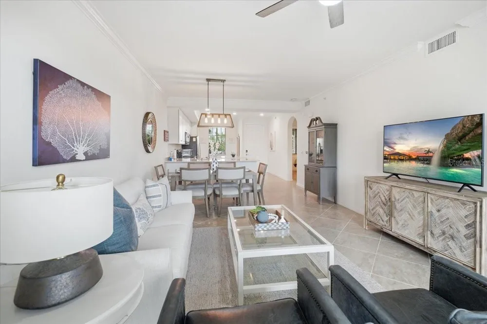 17520 GAWTHROP DRIVE #305 Lakewood Ranch, FL 34211
