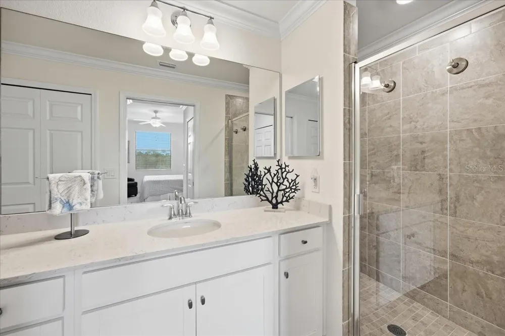 17520 GAWTHROP DRIVE #305 Lakewood Ranch, FL 34211