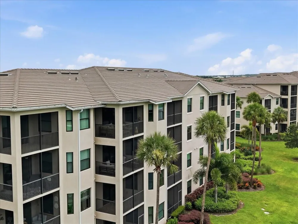 17520 GAWTHROP DRIVE #305 Lakewood Ranch, FL 34211