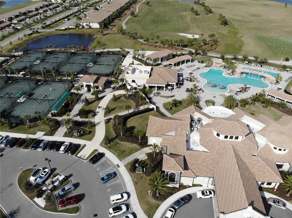 17520 GAWTHROP DRIVE #305 Lakewood Ranch, FL 34211