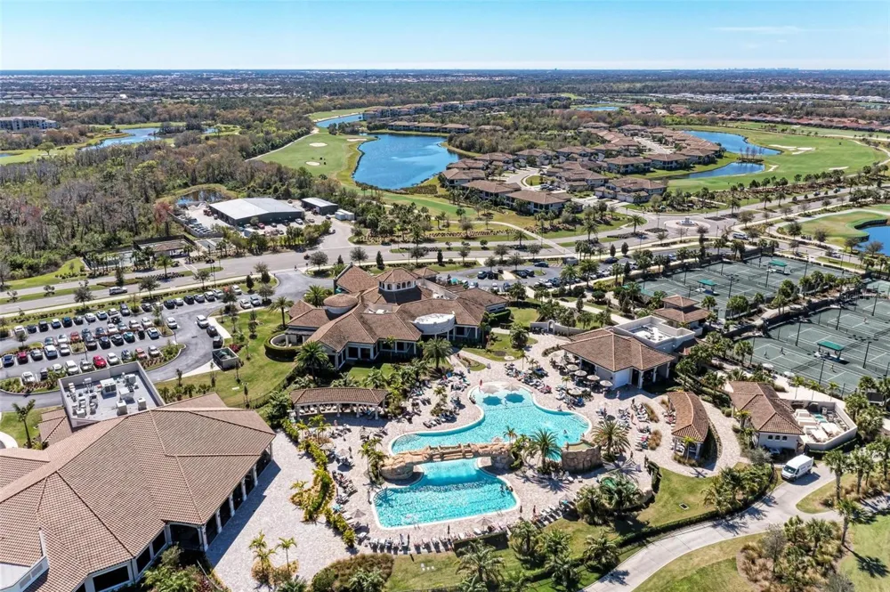 17520 GAWTHROP DRIVE #305 Lakewood Ranch, FL 34211