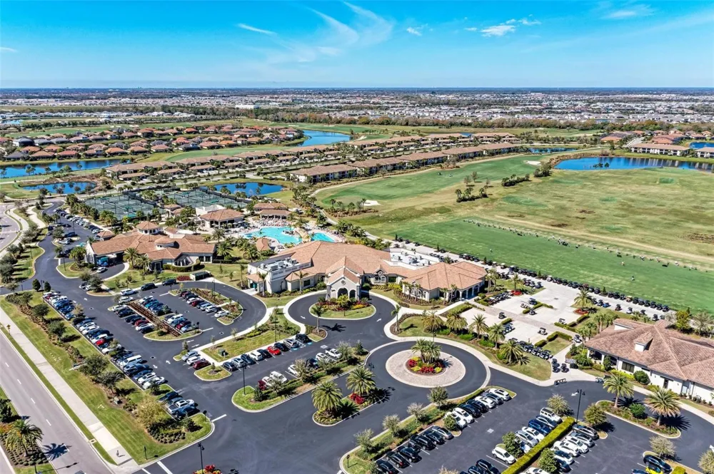 17520 GAWTHROP DRIVE #305 Lakewood Ranch, FL 34211