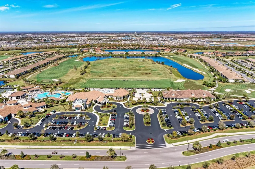 17520 GAWTHROP DRIVE #305 Lakewood Ranch, FL 34211