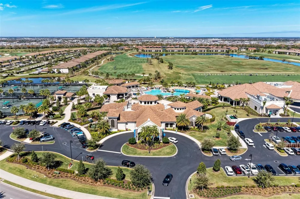 17520 GAWTHROP DRIVE #305 Lakewood Ranch, FL 34211