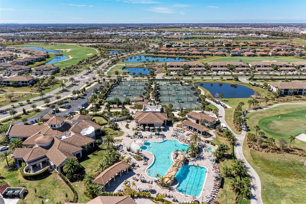 17520 GAWTHROP DRIVE #305 Lakewood Ranch, FL 34211