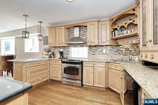 61 Intervale Road Par-Troy Hills, NJ 07005
