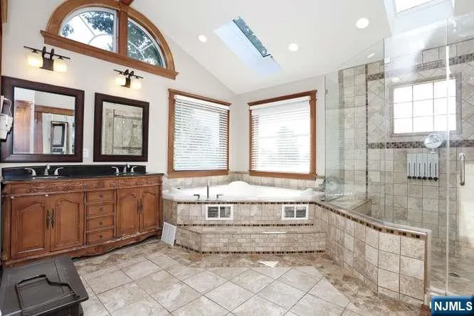 61 Intervale Road Par-Troy Hills, NJ 07005