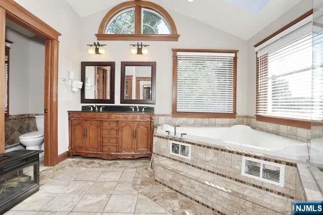 61 Intervale Road Par-Troy Hills, NJ 07005