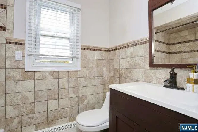 61 Intervale Road Par-Troy Hills, NJ 07005