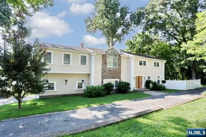 61 Intervale Road Par-Troy Hills, NJ 07005