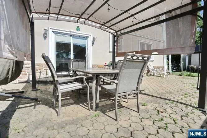 61 Intervale Road Par-Troy Hills, NJ 07005