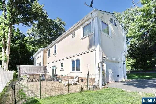 61 Intervale Road Par-Troy Hills, NJ 07005